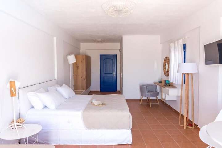 Room 12 of 65