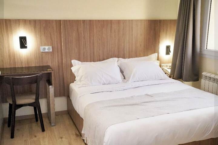 Room 4 of 11