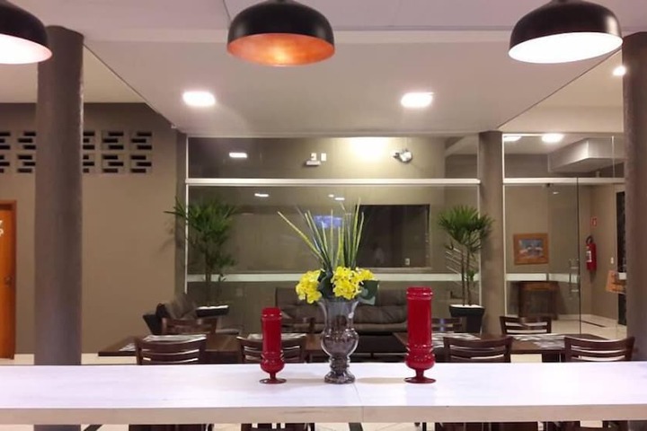 Dining 17 of 20