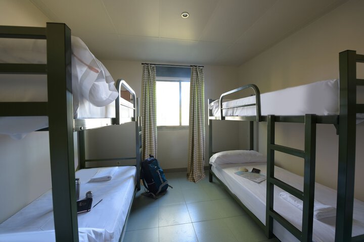 Room 14 of 33