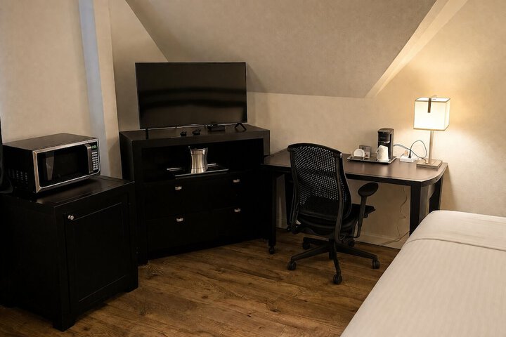 Room 36 of 60