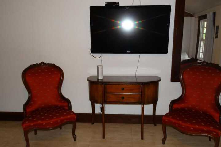 Room 49 of 76