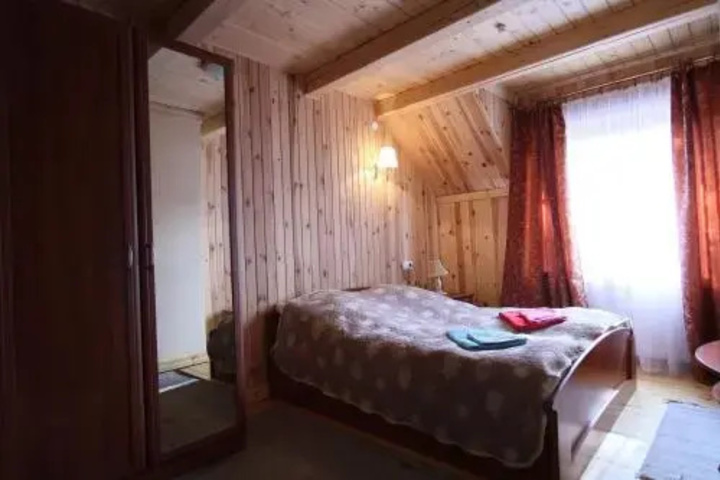 Room 2 of 4