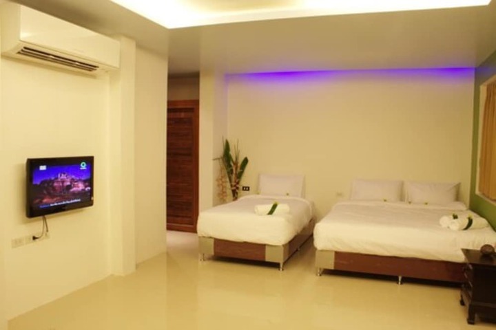 Room 12 of 83