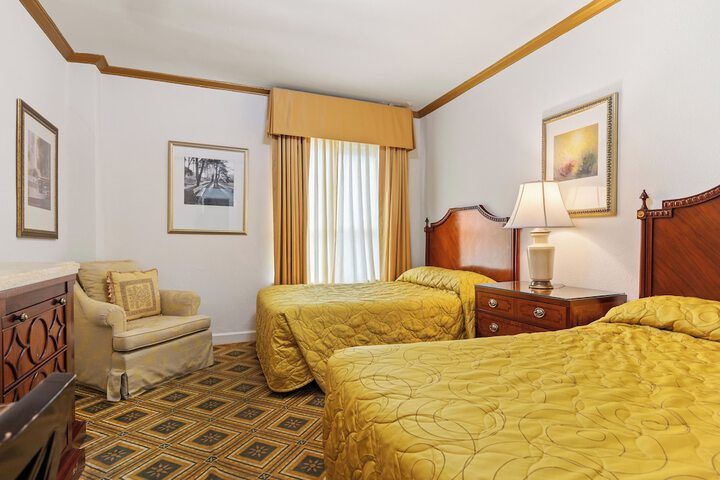 Quadruple with Double Bed (16 of 22)