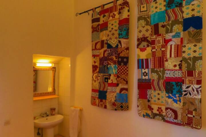 Room 60 of 266