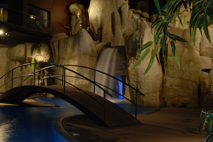 Pools & Facilities