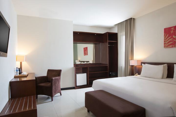 Room 5 of 38