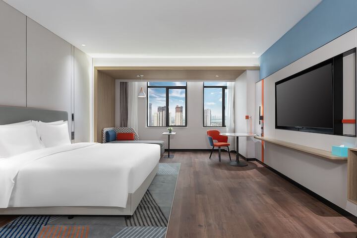 Room 11 of 47