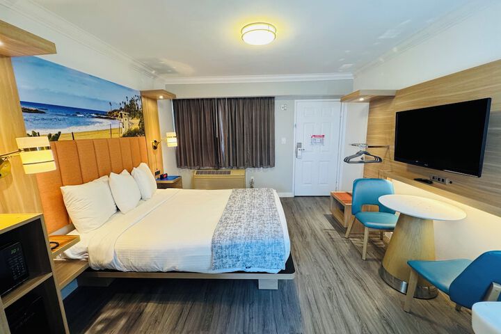 Room 12 of 27