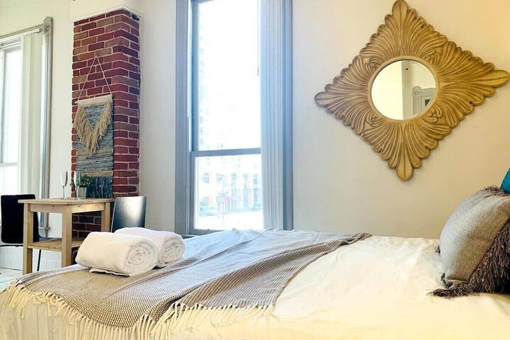 Room 115 of 181
