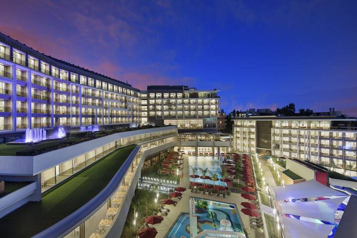 Hotel 297 of 303