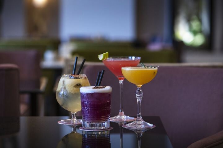 Lounge 87 of 103