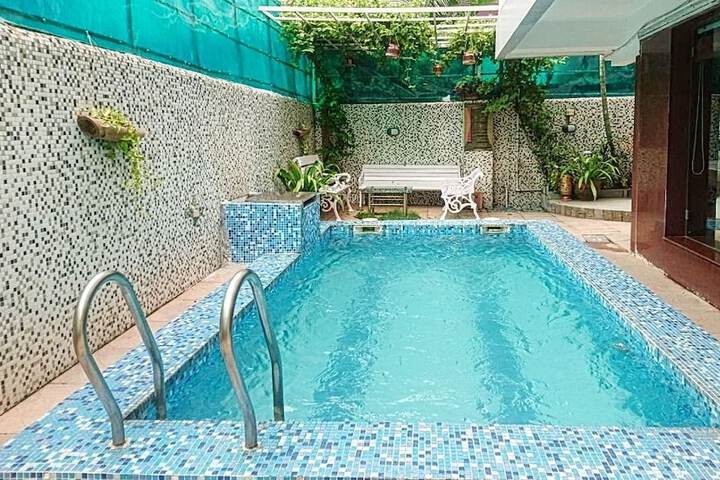 Pool Hotel