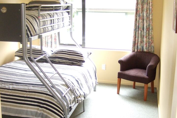 Room 28 of 34