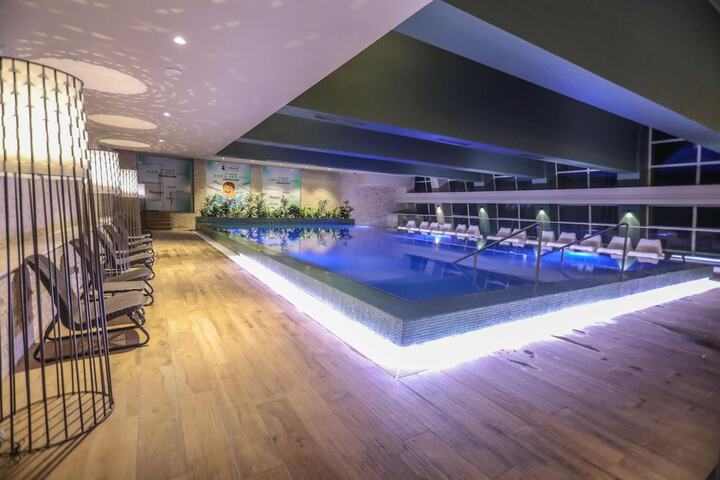 Pool 31 of 70