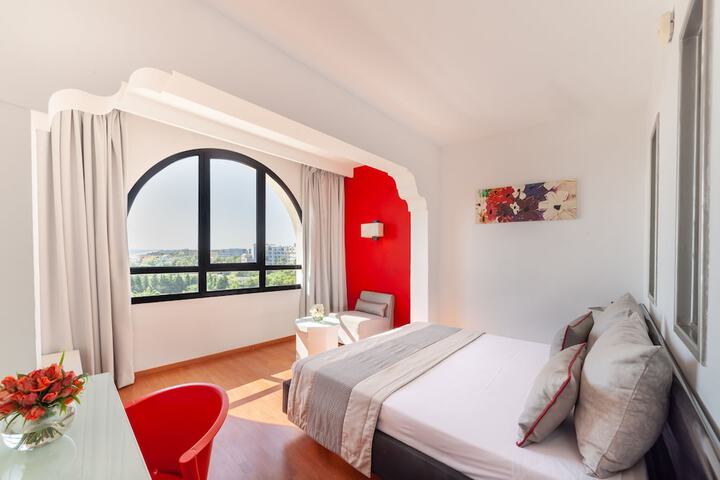 Room 4 of 47