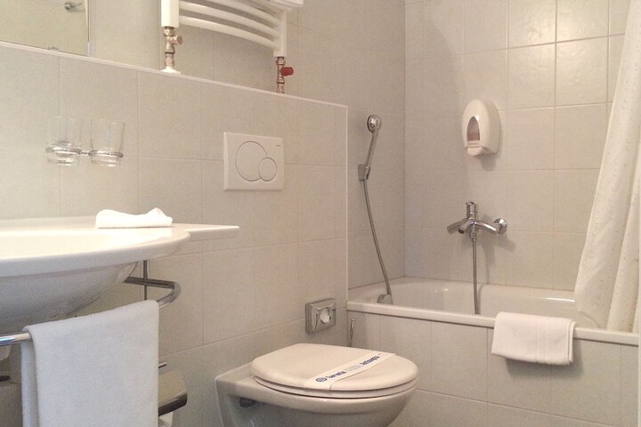 Room 25 of 52