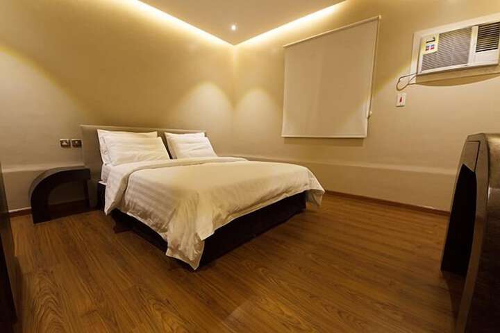 Room 19 of 34
