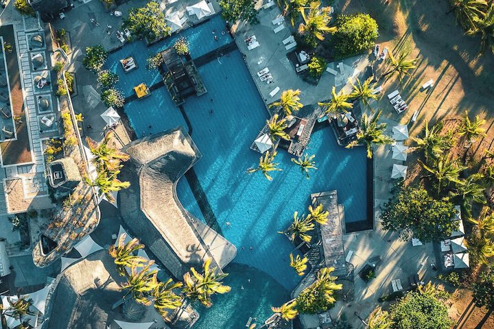 Pool 70 of 195