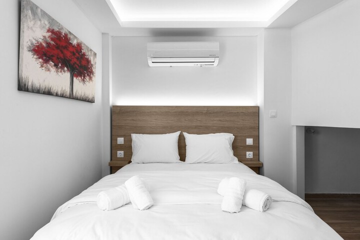 Room 3 of 9