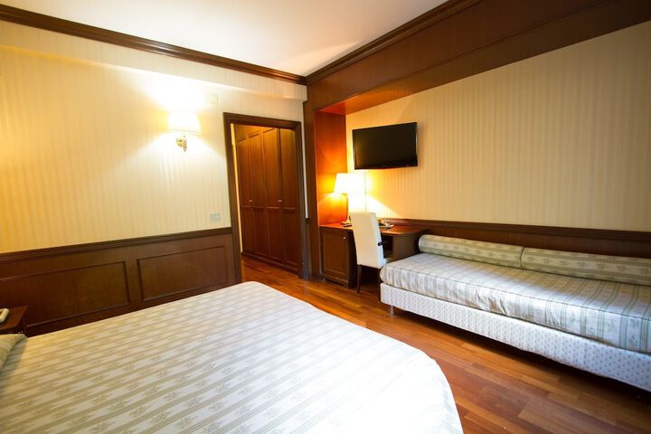Room 13 of 62