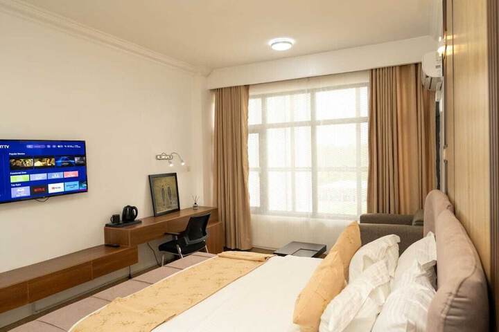 Room 5 of 15