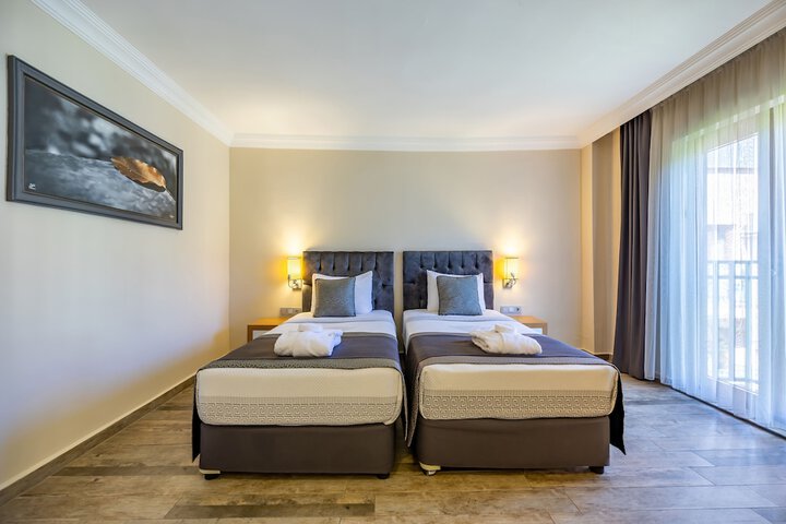 Room 27 of 252
