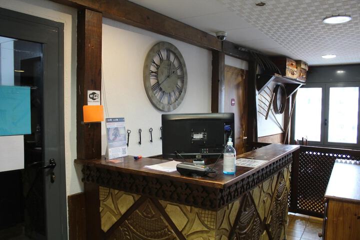 Business Center 67 of 71