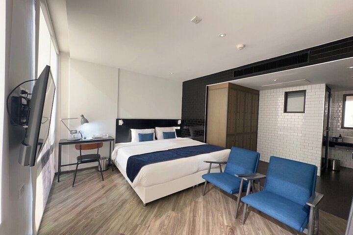Room 26 of 103