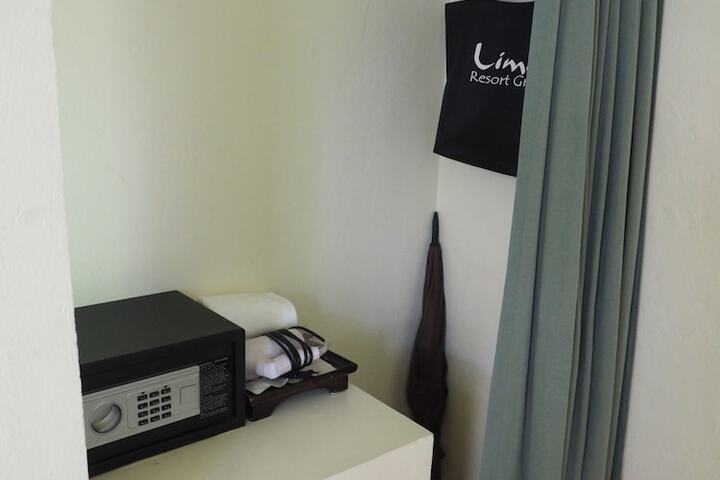 Room 47 of 69