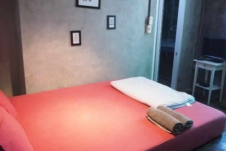 Room 25 of 47