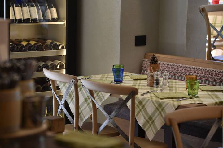 Dining 85 of 131