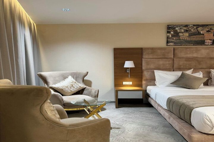 Room 3 of 17