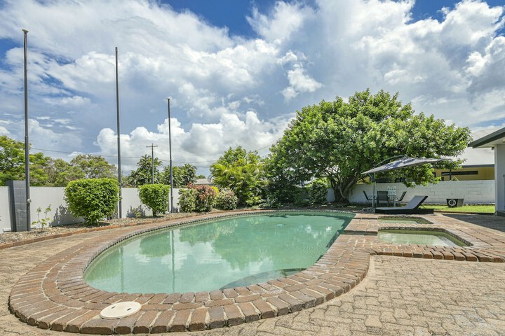 Pool 52 of 70