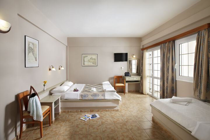 Room 7 of 32