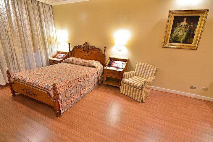 Room 16 of 64