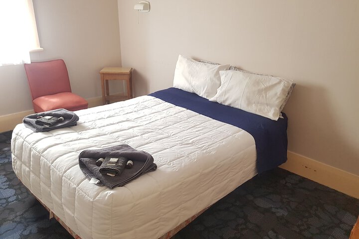 Room 8 of 27