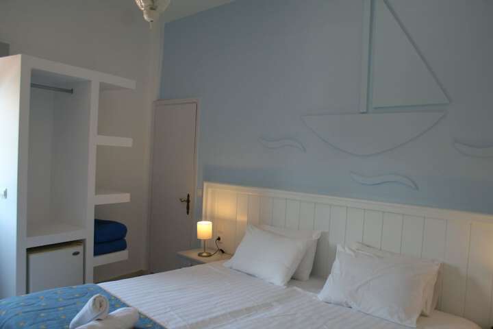 Room 6 of 42