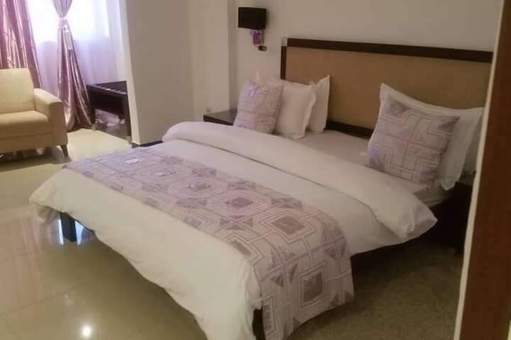 Room 16 of 50