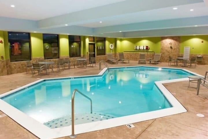 Hotel Pool
