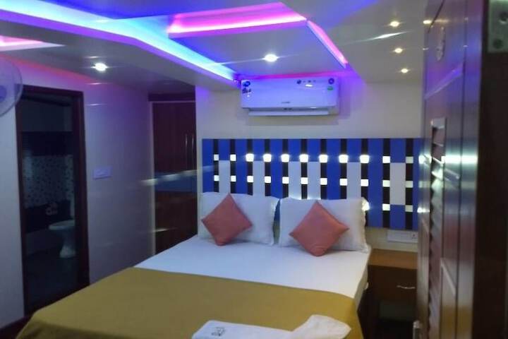 Room 2 of 14