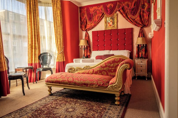 Room 26 of 65