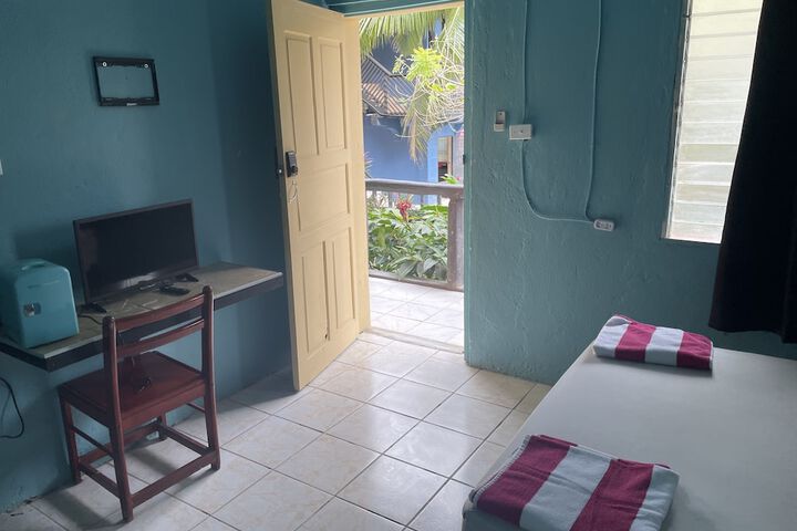 Room 7 of 19