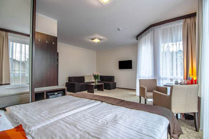 Room 28 of 75