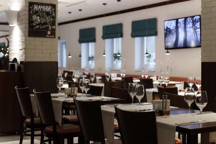 Dining 52 of 63