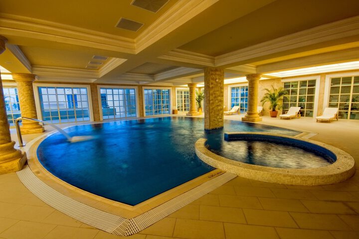 Pool 33 of 94