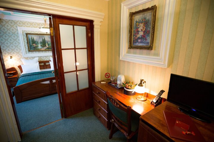 Room 49 of 72