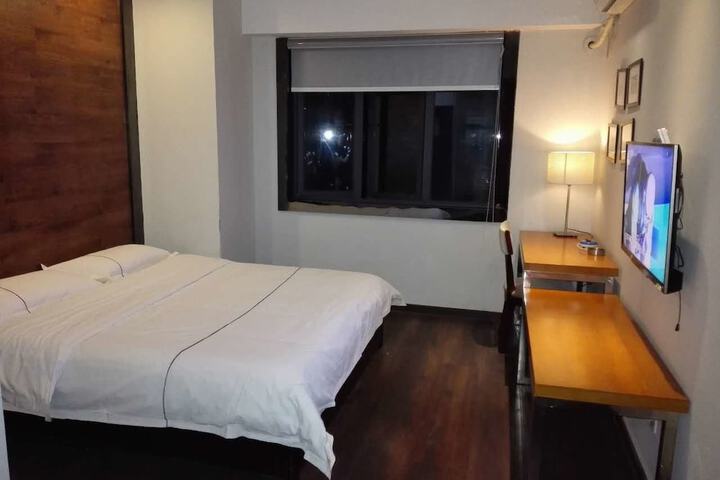 Room 16 of 26