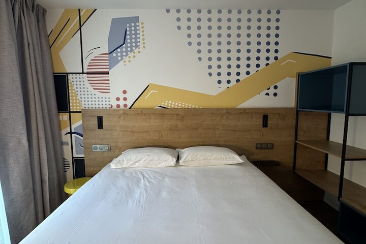 Room 15 of 69